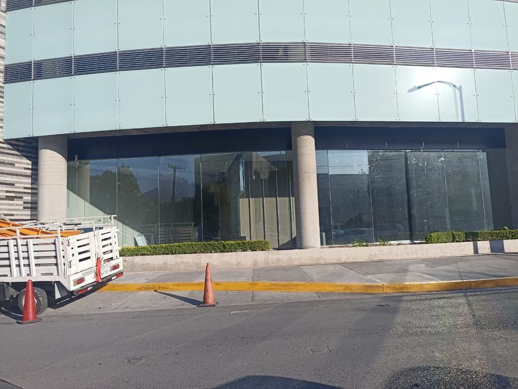 fachada con templado 9